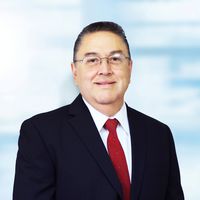 Dr. Ricardo Llamas