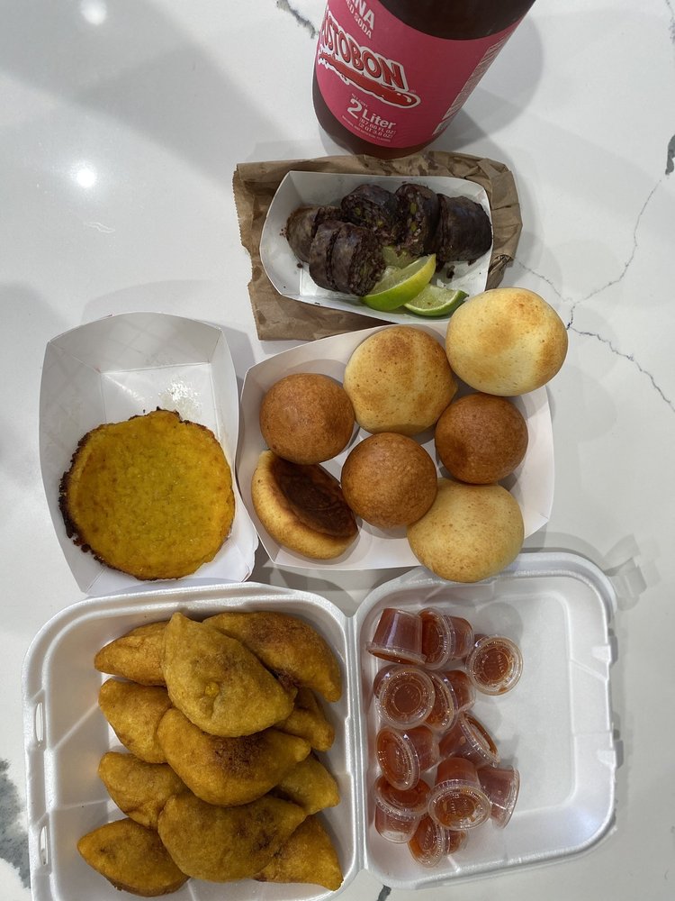 Los Balkanes Bakery Panaderia Colombiana