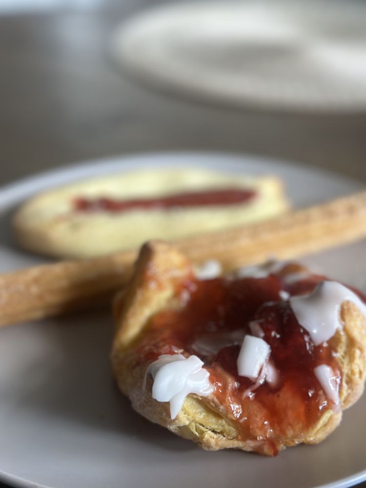 Capri Bakery & Restaurant