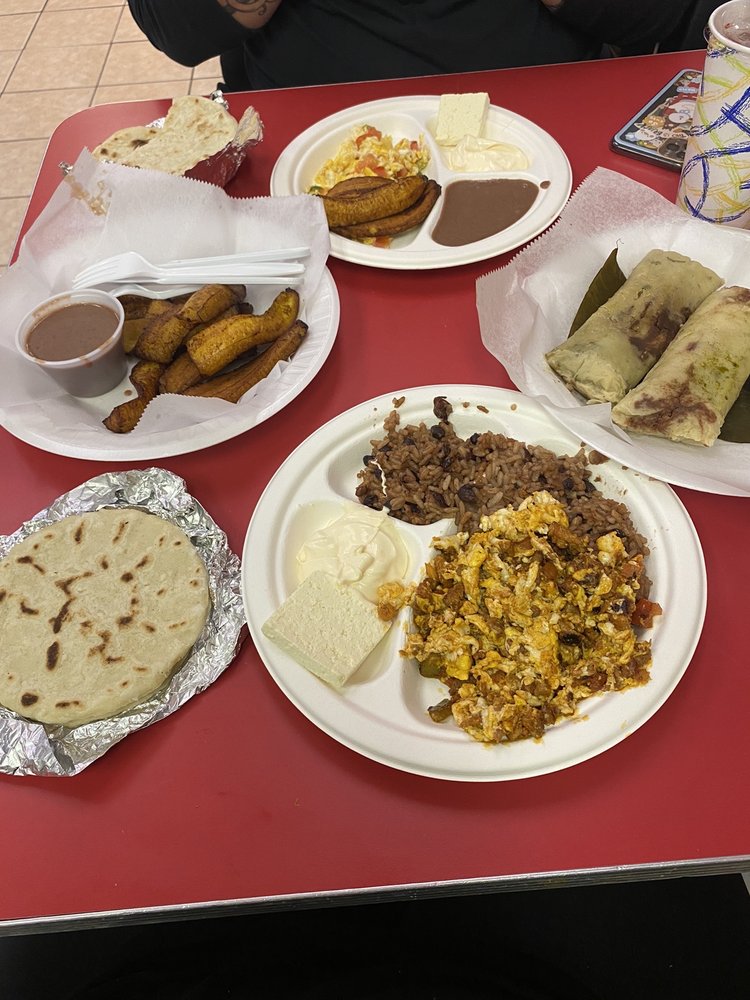 Pupuseria Mi Champita