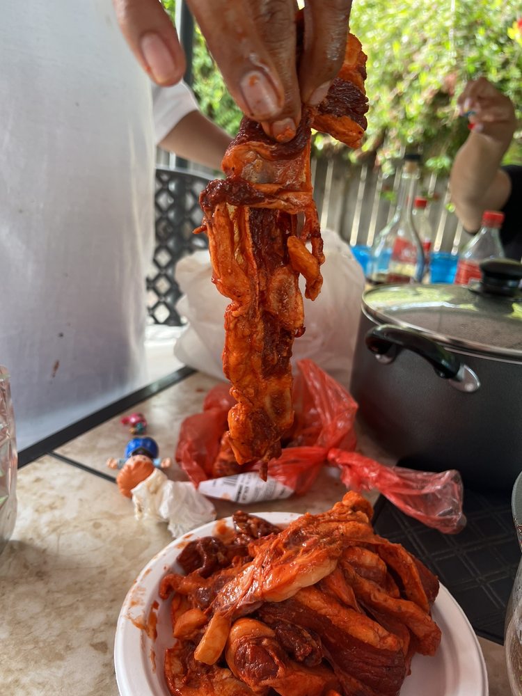 Los Hermanos Meat Market