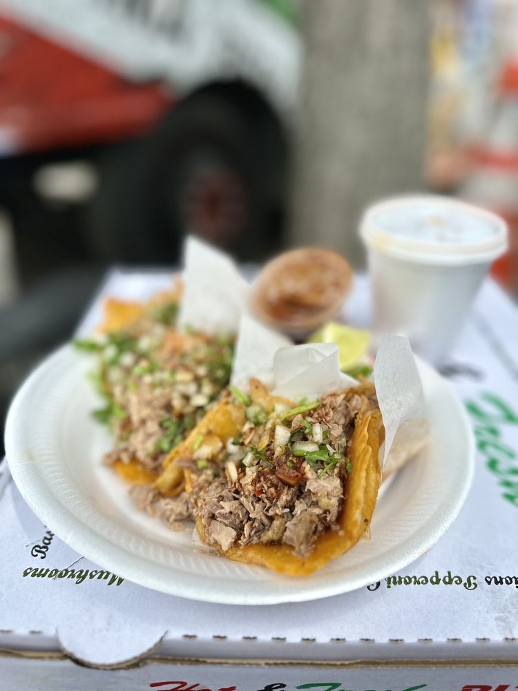 Birrieria La Raza