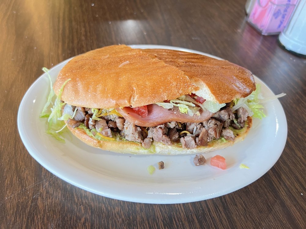 El Tropiko Seafood & Grill