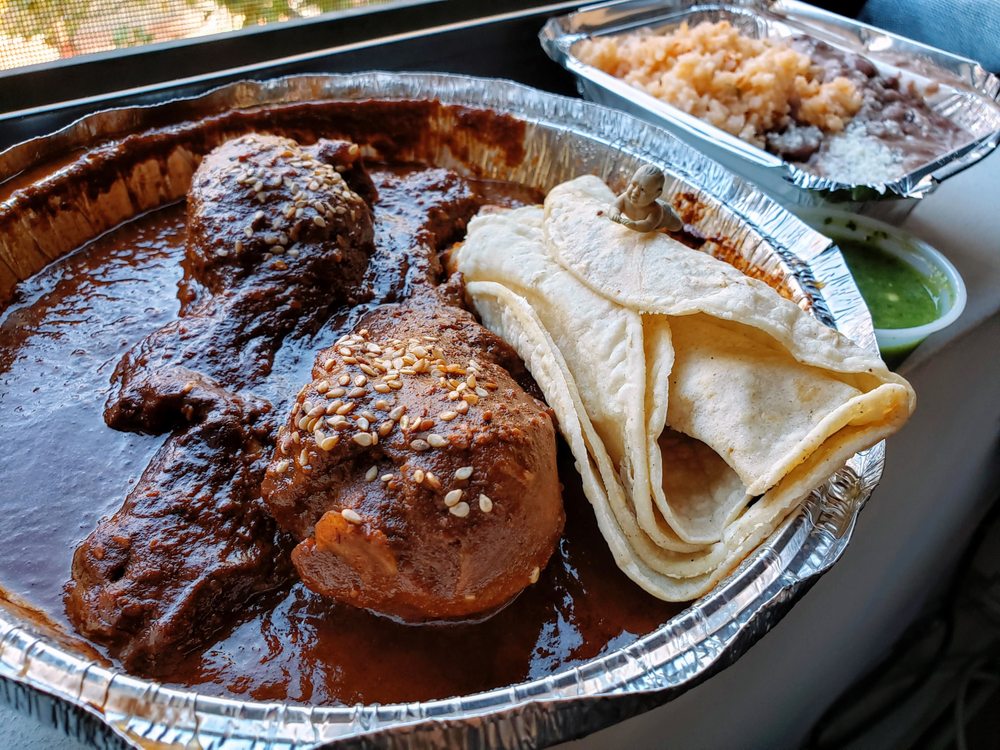 Cholula Deli & Grill