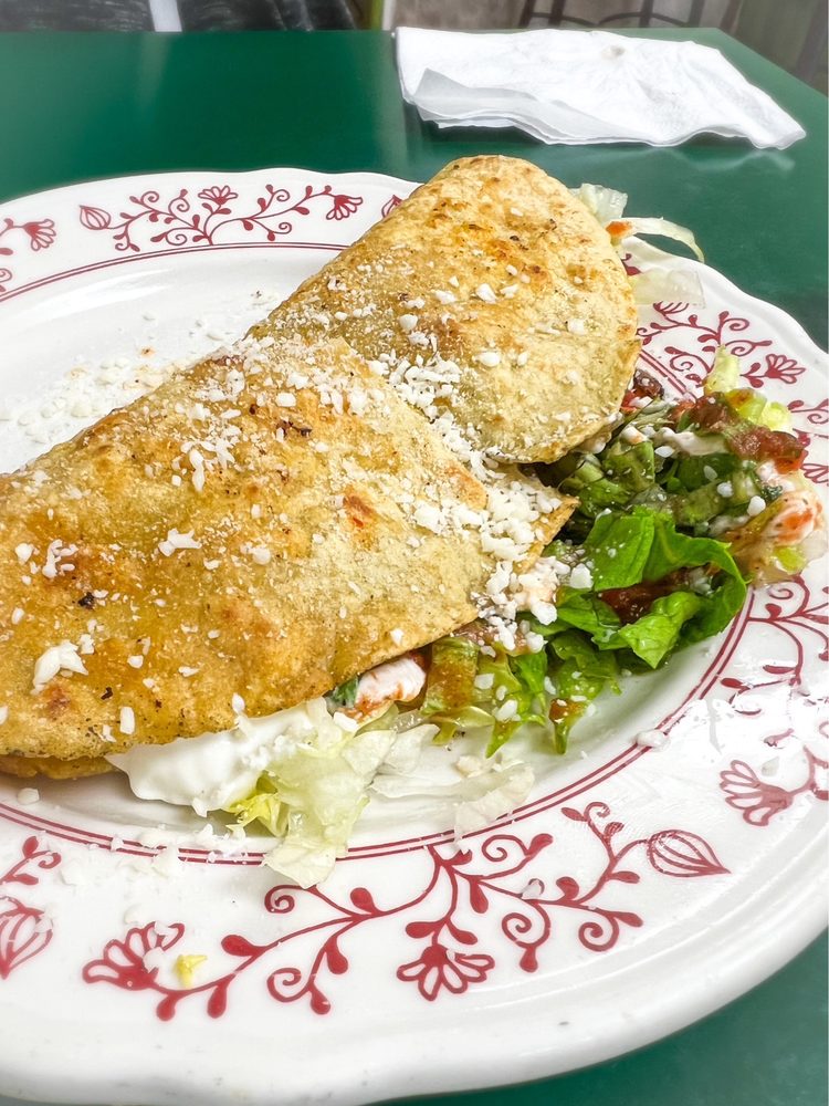 El Coyotito Mexican & Seafood Restaurant