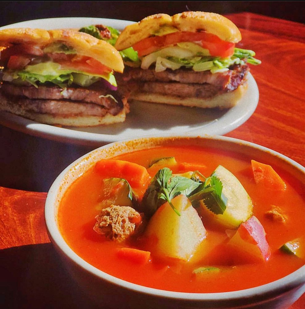 Viva Mercado’s Mexican Bar & Grill