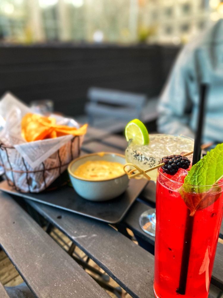 Virgil’s Cocktails and Cocina