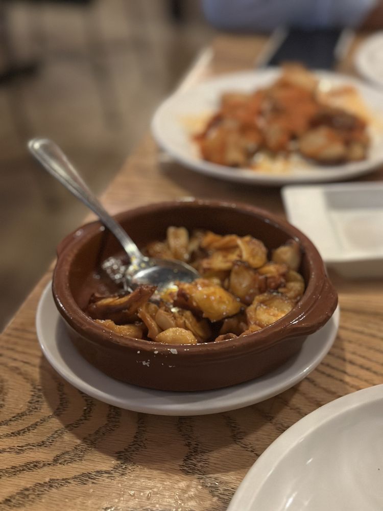 El Carajo International Tapas & Wines