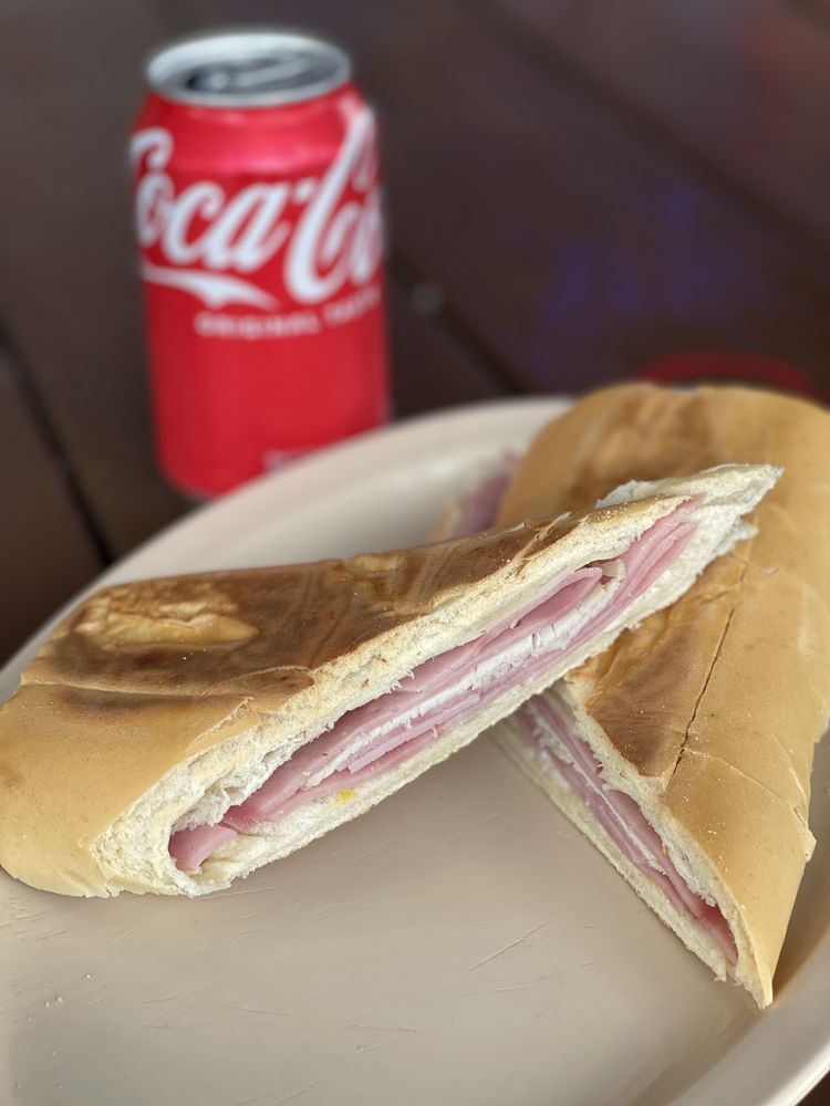 Rincon Criollo Restaurant