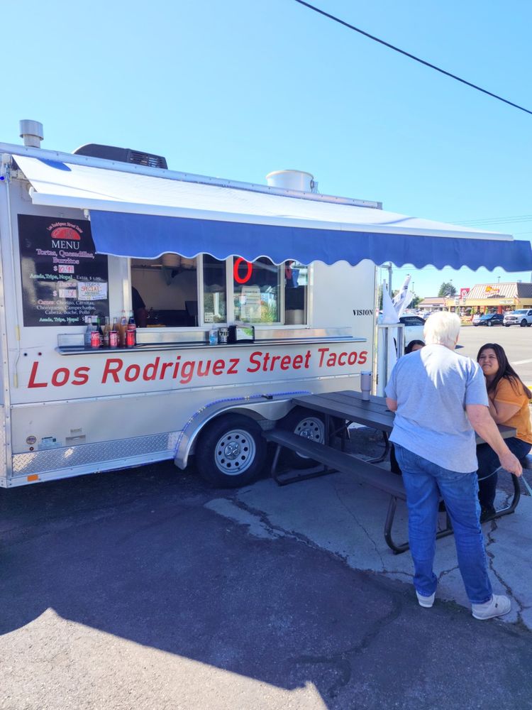 Los Rodríguez Street Tacos