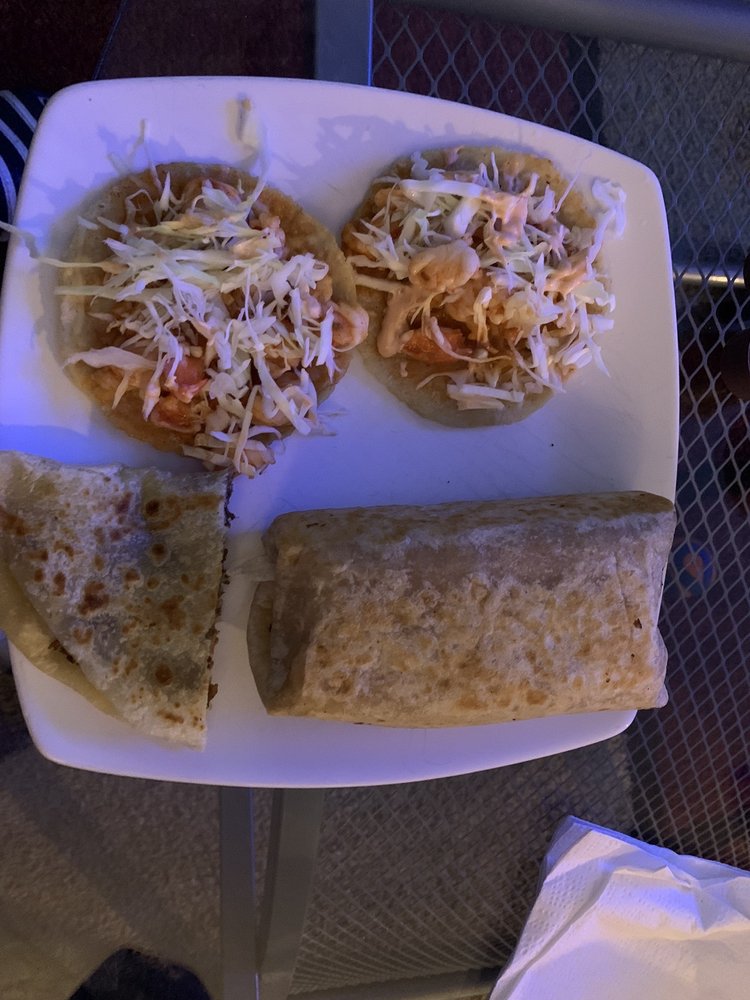 Tacos y Mariscos Las Olivas