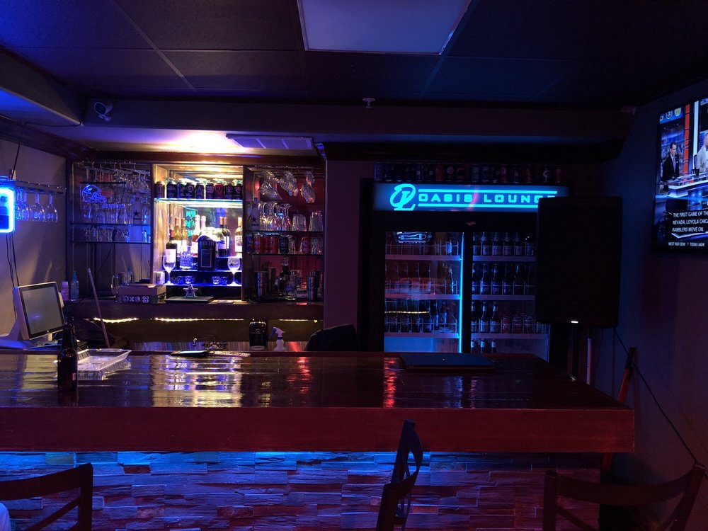 La La’s Oasis Lounge