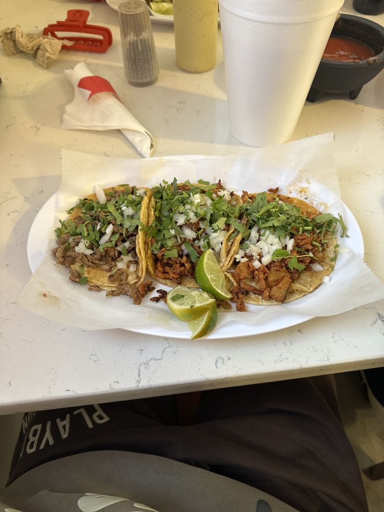 Poncho’s Tacos