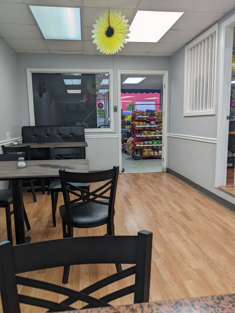 Tienda Y Taqueria Mi Familia