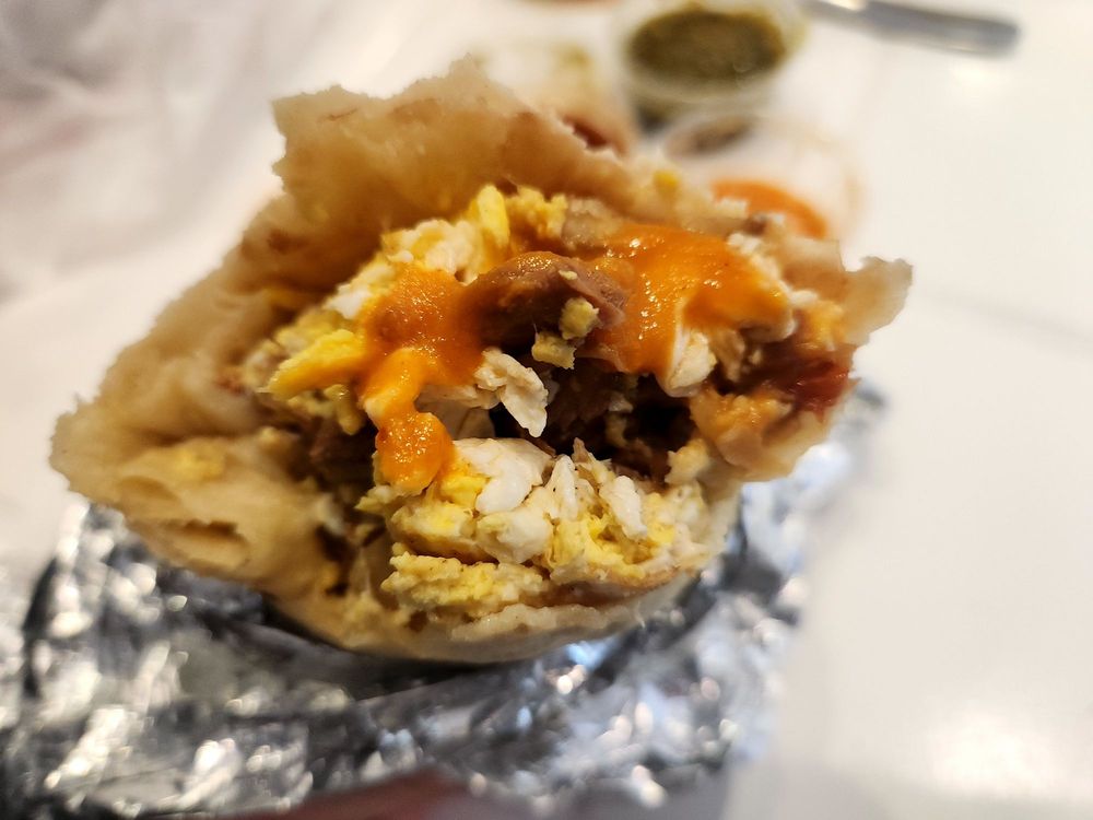 Chispiro’s Burritos Y Tacos