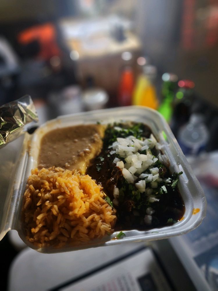 El Pochito Meat Market and Cocina