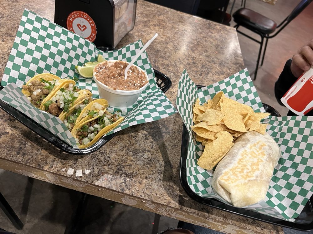 Meño’s Place Taco Shop