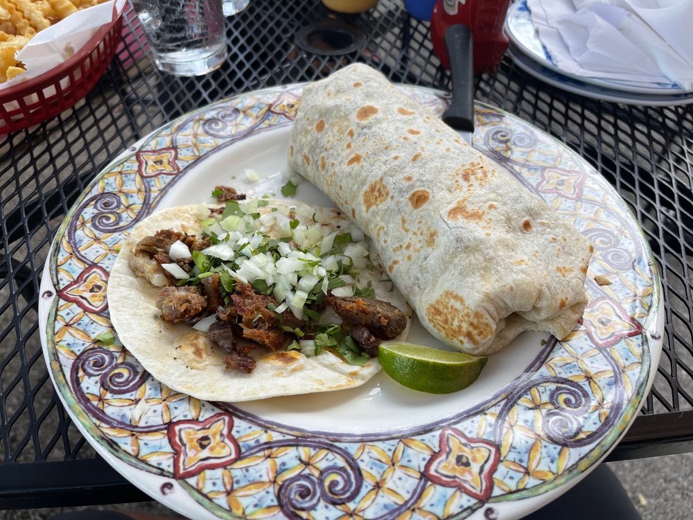 Fiesta En Tuxpan Mexican Grill