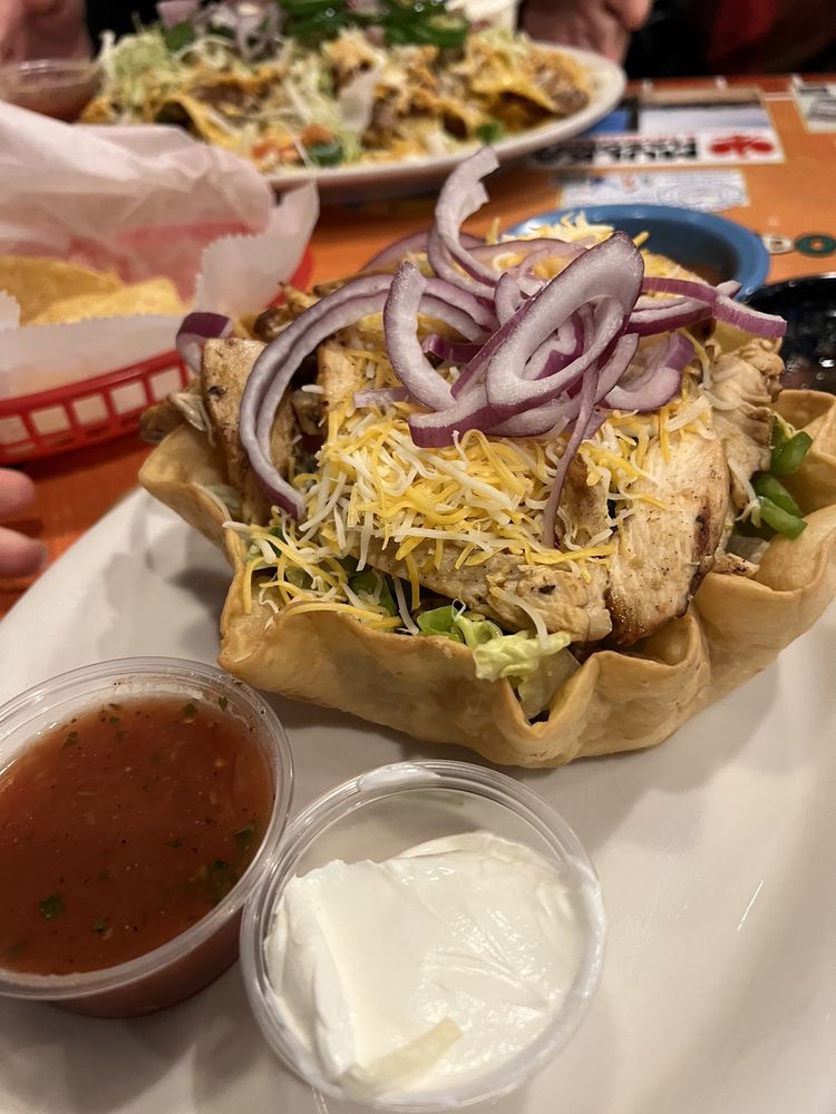 Escamilla Amigos Cantina