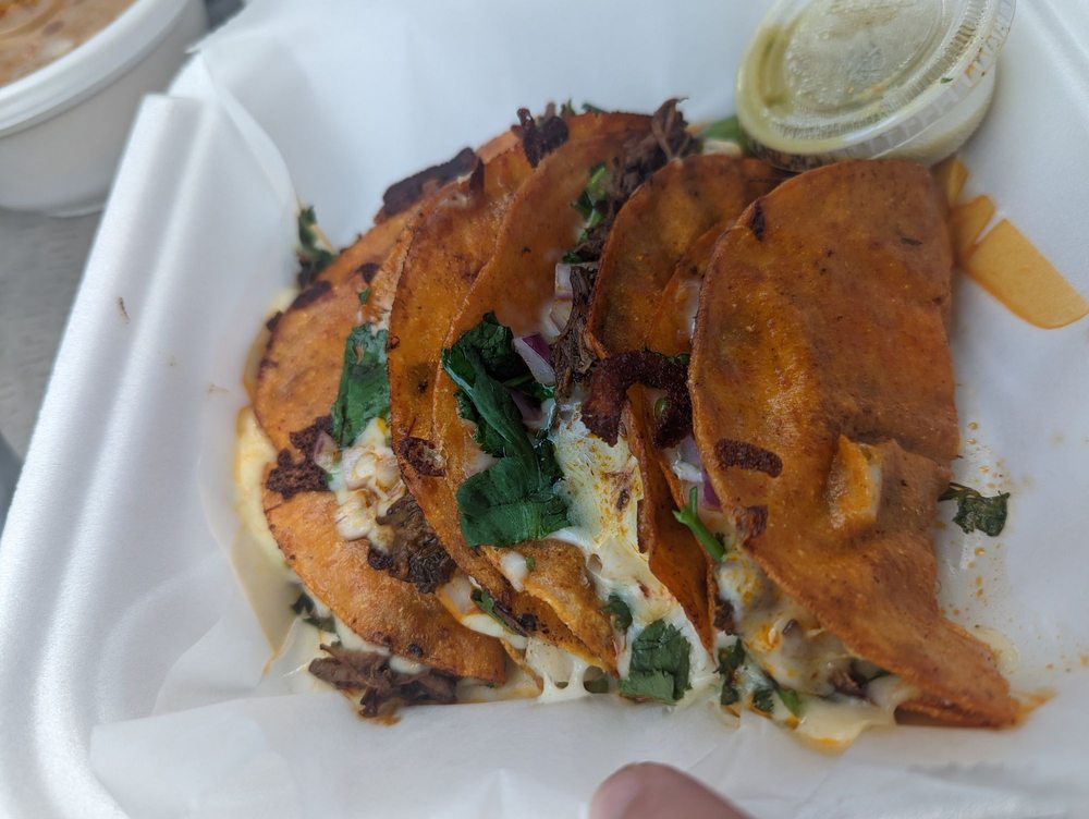 Dip Tacos Food Truck