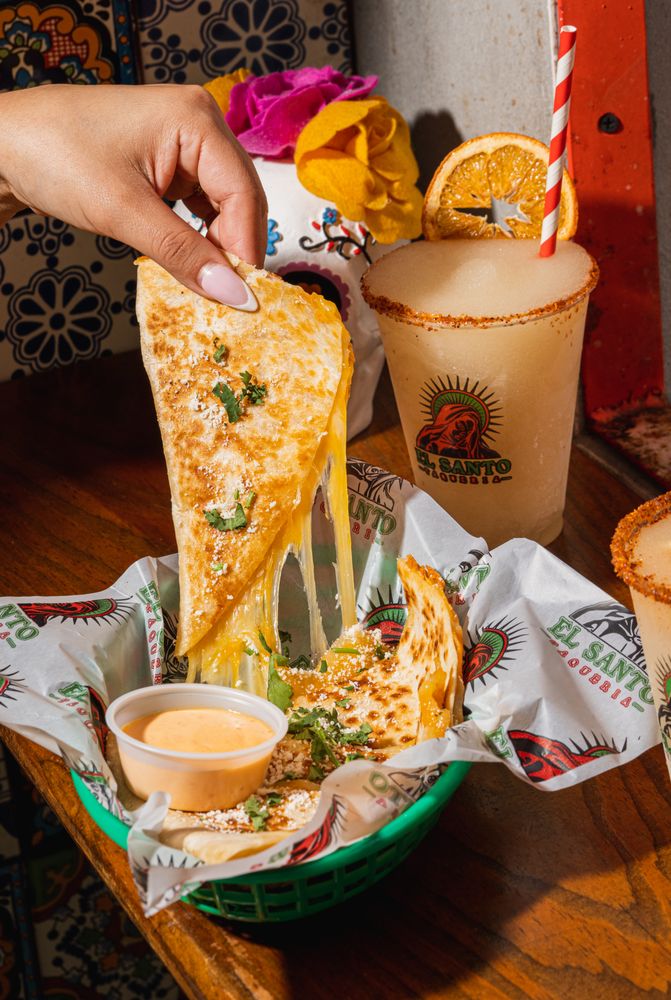 El Santo Cantina