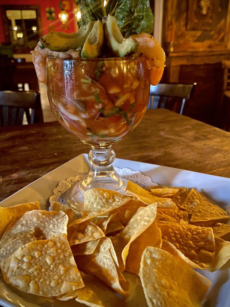 El Santo Coyote Bar & Grill