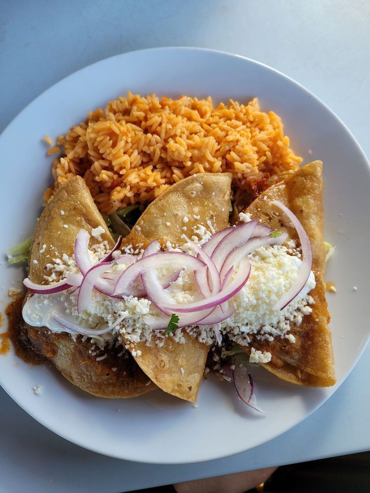 el Barrio tacos & tequila