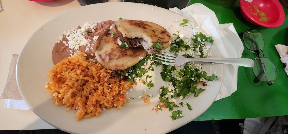 Central Mamma’s Restaurant & Mexican Taqueria