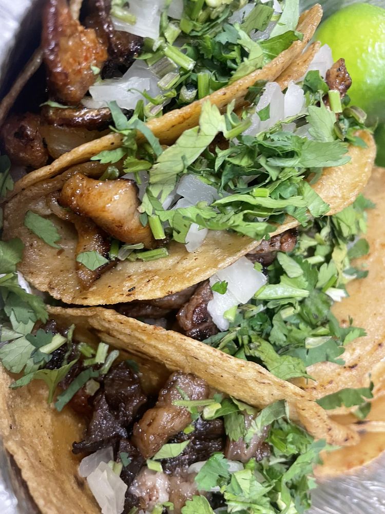 Los Primos Mexican Restaurant & Bar