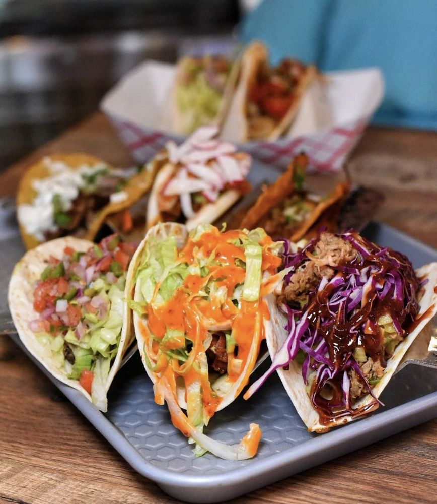 Chenza’s Twisted Tacos And Market