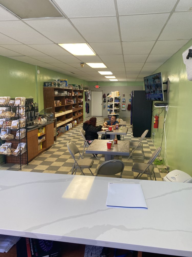 Mandas Deli & Grocery