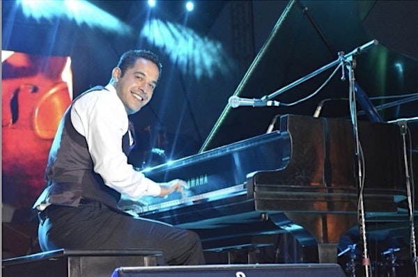 Arturo Aquino in Concert
