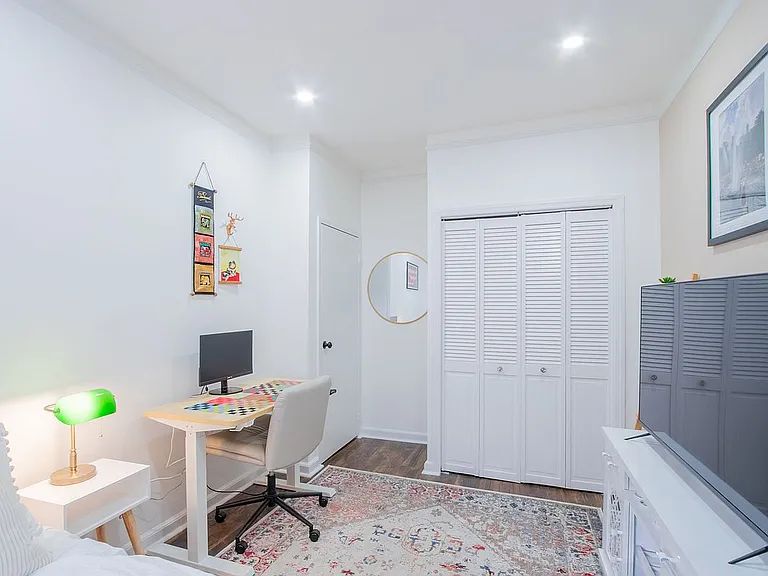 My image 19 description